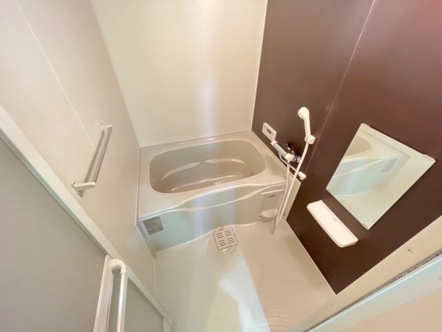 トイレ　バス（追焚き機能・換気乾燥機付き）