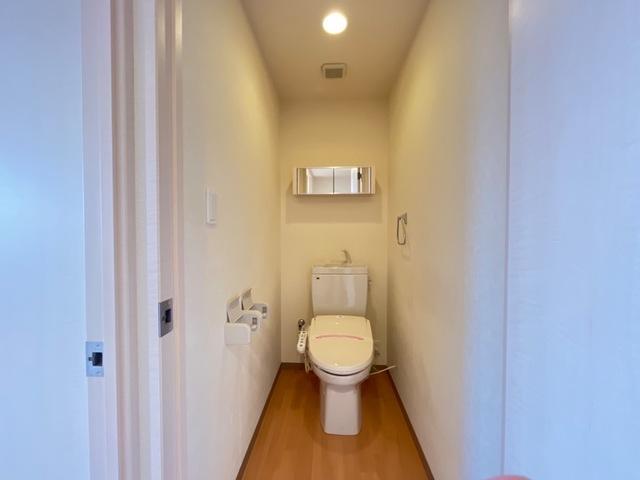 トイレ　温水洗浄暖房便座