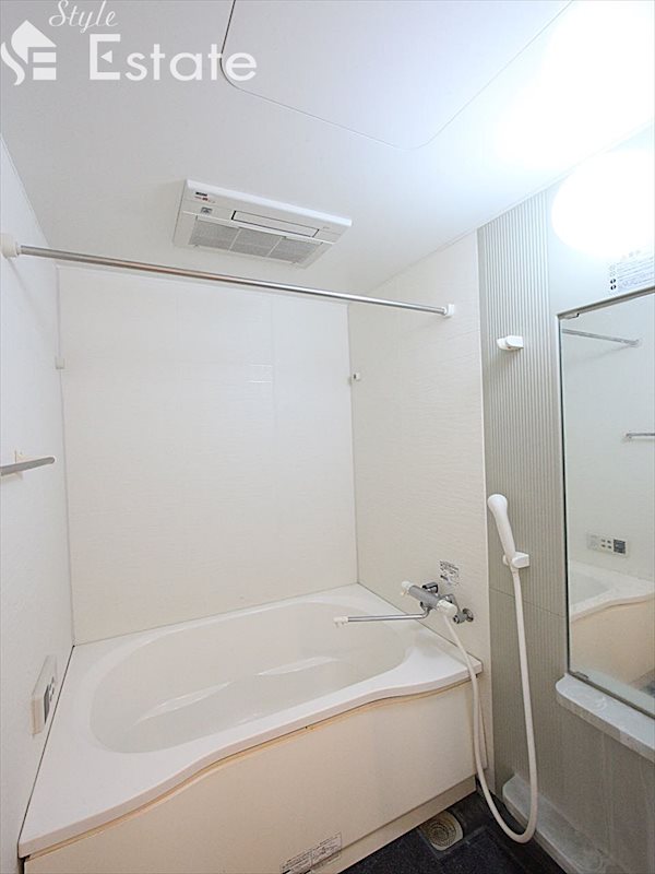 バス・シャワールーム　バスルーム