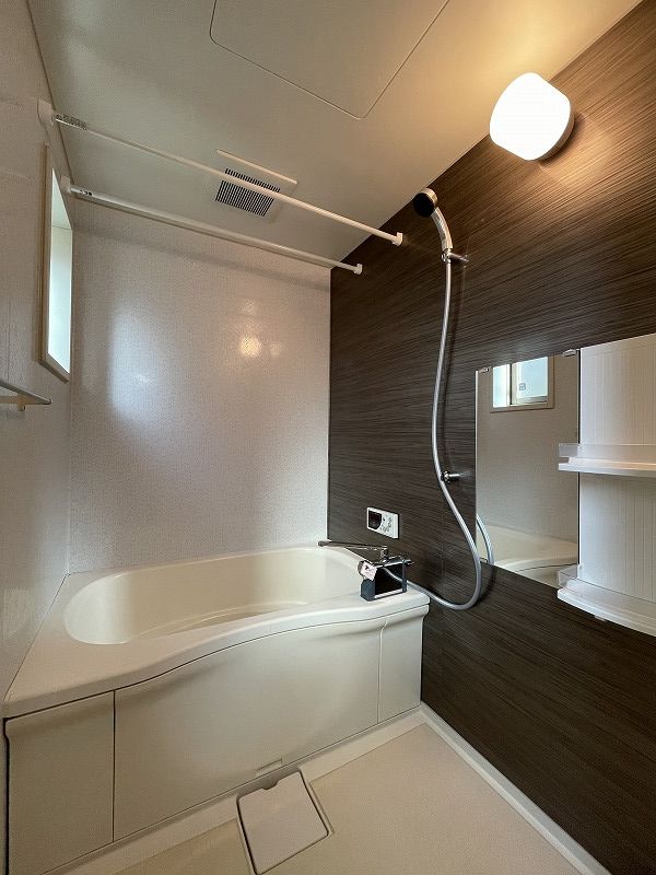 バス・シャワールーム　バスルームはいつでもぽかぽかお風呂に入れる追焚機能付き☆家族