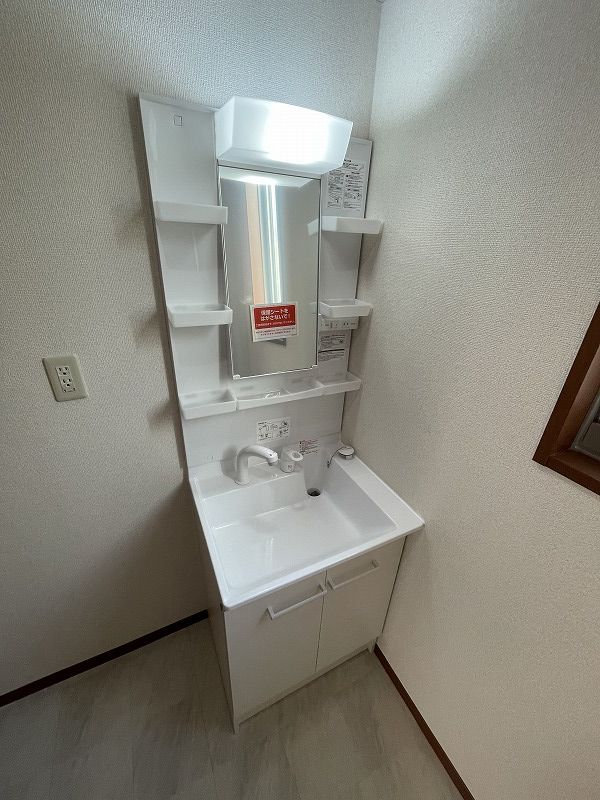 洗面設備　シャンプードレッサーで忙しい朝にも寝癖の付いた頭にも優しい☆