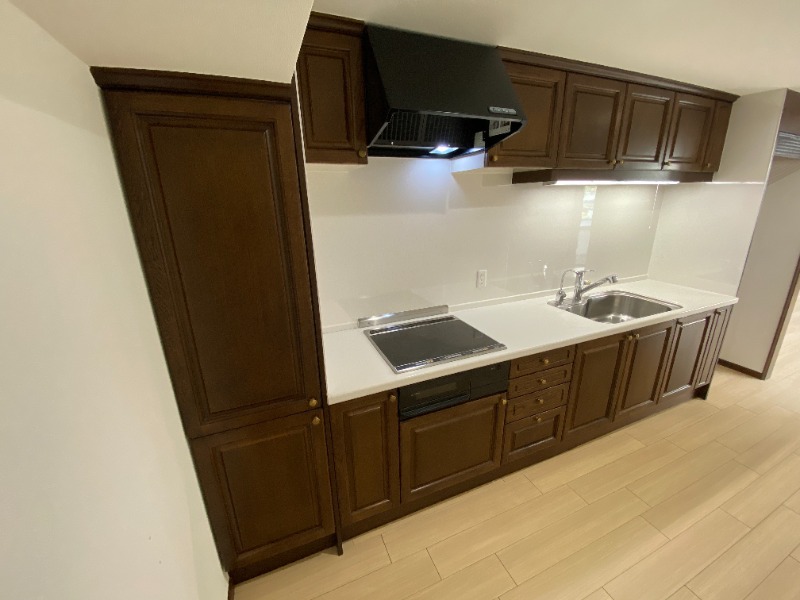 キッチン　ＩＨ３口グリル付きシステムキッチン♪