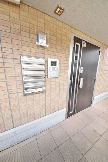 エントランス　オートロックで安心ですね
