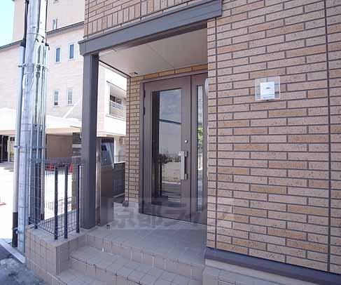 エントランス　オートロック付きです。