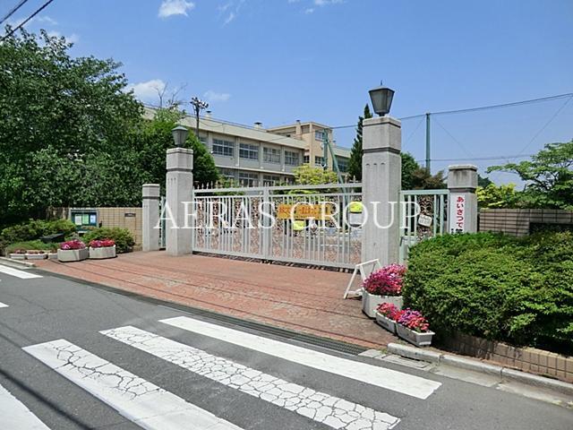 小学校　さいたま市立北浦和小学校（小学校）まで552m