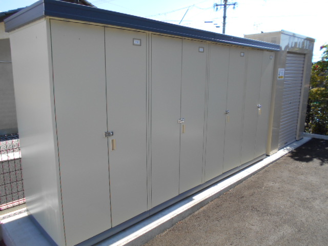 その他設備　各戸個別の屋外物置完備（冬用タイヤ等収納可能）