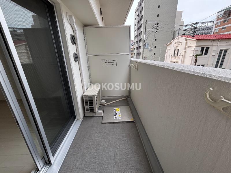 バルコニー　心地よい風と光を感じる、暮らしの楽しみが広がる場所。