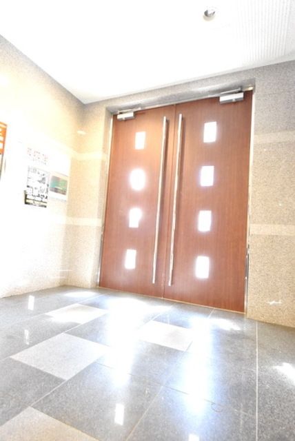 エントランス　しっかりとしたエントランスです