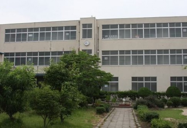小学校　岡山市立鹿田小学校（小学校）まで210m