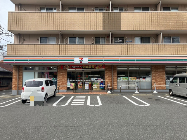 コンビニ　セブンイレブン戸畑新池３丁目店（コンビニ）まで365m