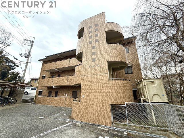 建物外観　敷地内に駐車場あります！