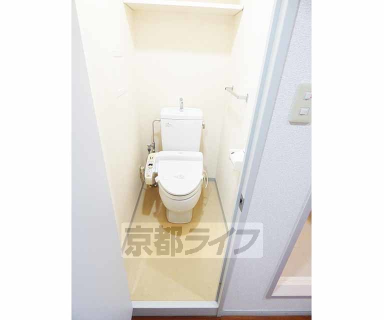 トイレ　ウォシュレットつき