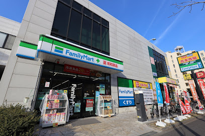 コンビニ　ファミリーマート 昭和薬品西大島駅前店（コンビニ）まで352m