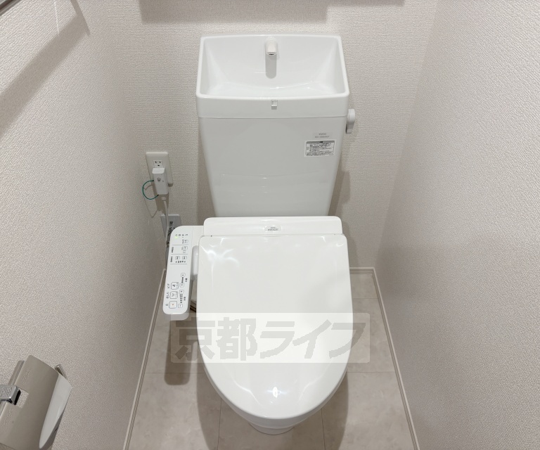 京阪石山坂本線 南滋賀駅 徒歩7分 3階建 築1年のトイレ写真