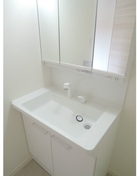 洗面設備　忙しい朝には欠かせない洗面所です♪