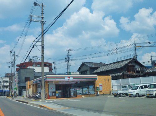 コンビニ　セブン－イレブン富田林喜志南店（コンビニ）まで933m