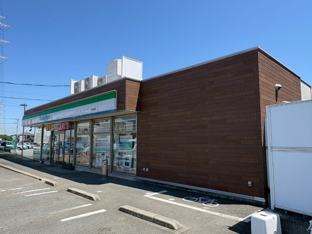 コンビニ　ファミリーマート 光の森店（コンビニ）まで420m
