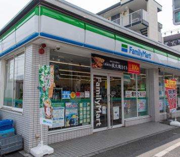 コンビニ　ファミリーマート大田東糀谷店（コンビニ）まで535m
