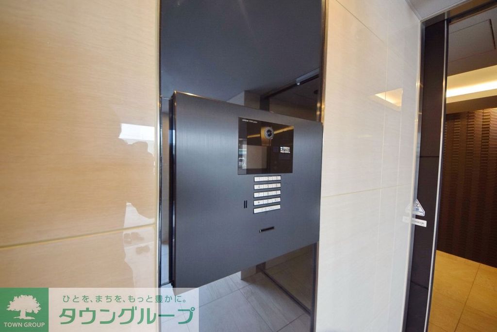 エントランス　★お問い合わせはタウンハウジングまで★