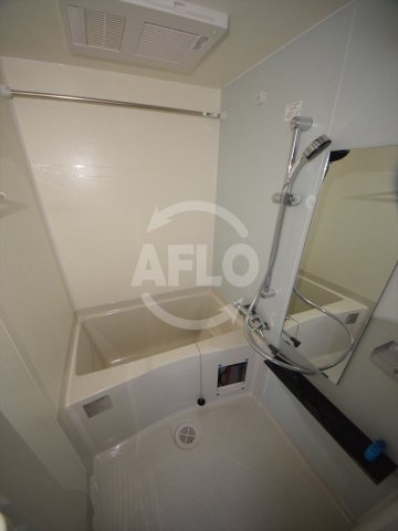 バス・シャワールーム　セオリー大阪パーチェ　浴室