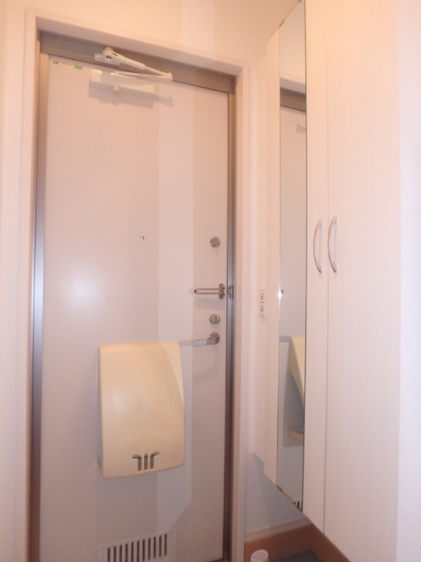 玄関　図面と現状に相違がある場合には現状を優先