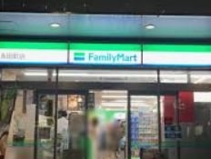 コンビニ　ファミリーマート永田町店（コンビニ）まで144m
