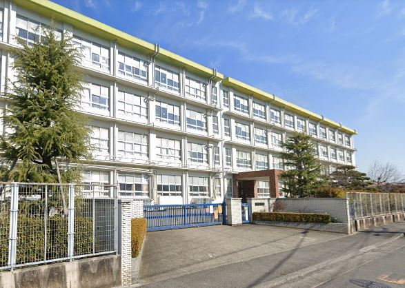 小学校　平塚市立山下小学校（小学校）まで855m