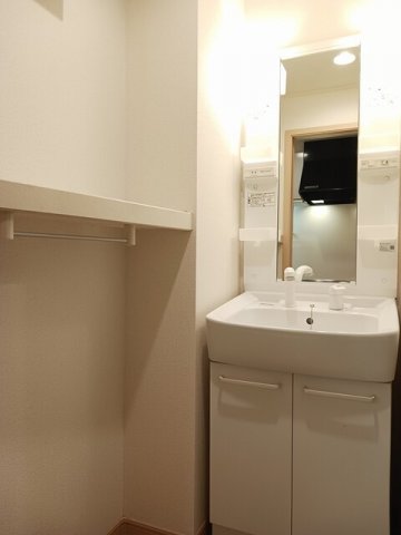 洗面設備　広い洗面スペース