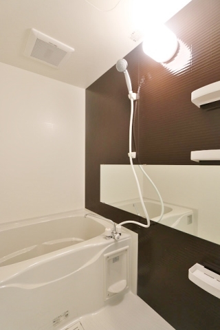 バス・シャワールーム　落ち着く空間でゆったり出来ます
