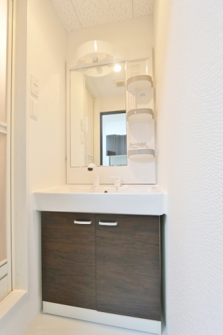 洗面設備　朝のお支度はこちらでバッチリです
