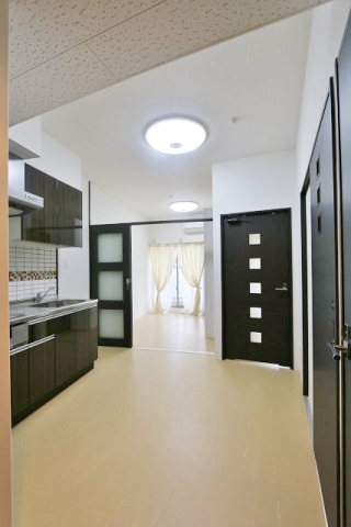 居室・リビング　オシャレなリビングでくつろいでください