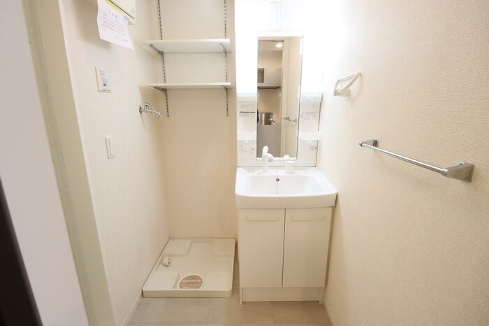 洗面設備　使いやすい洗面所です