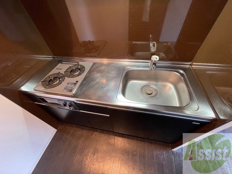 キッチン　洗い場が大きくて洗い物もしやすそうです。