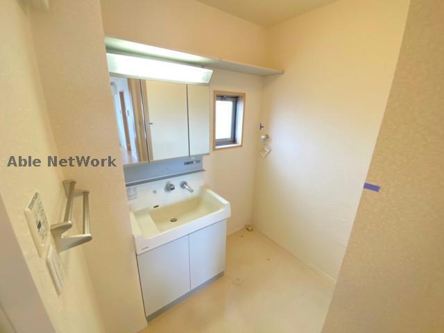 洗面設備　同型反転タイプ　現況優先