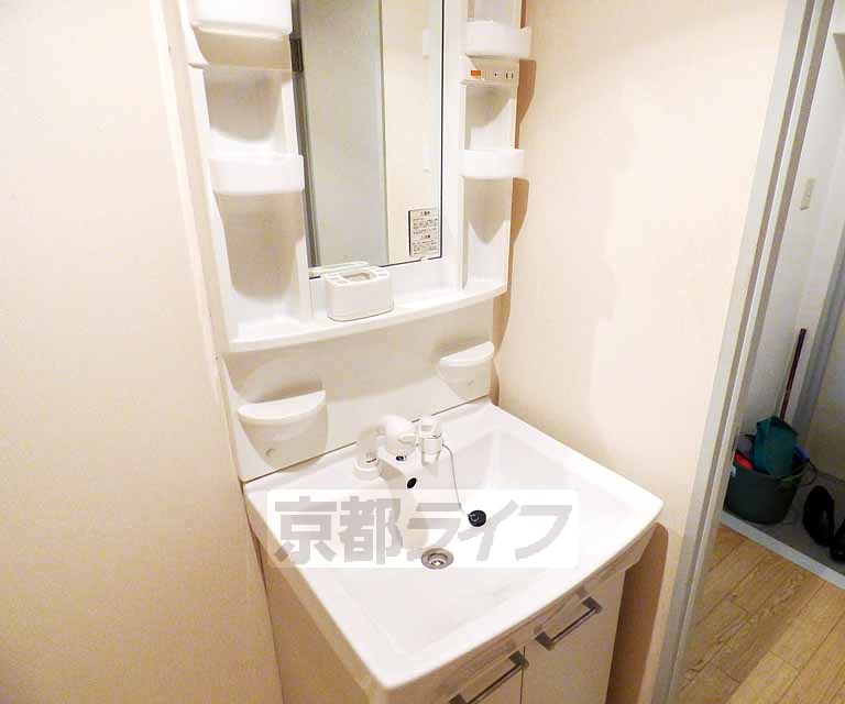 洗面設備　独立洗面台です。