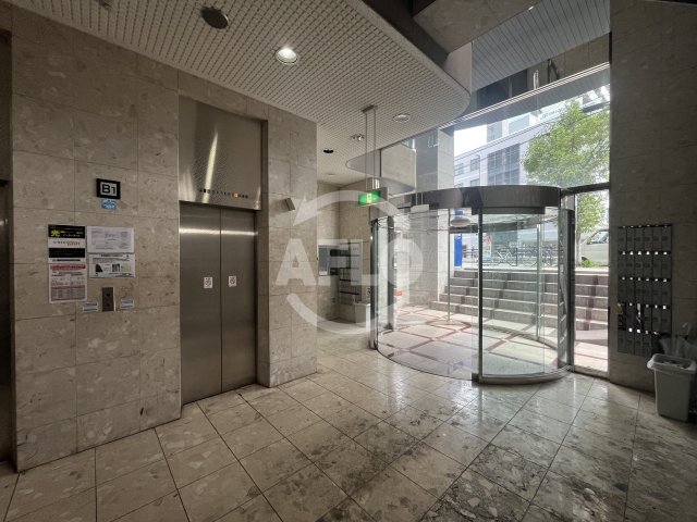 エントランス　C-WING　エントランス