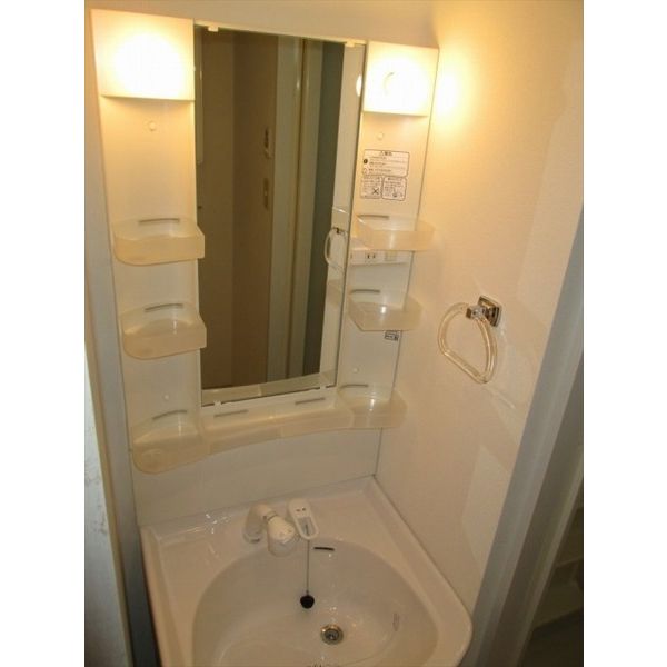 洗面設備　シャワー付き洗面化粧台☆