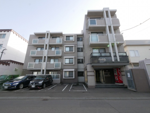 建物外観　地下鉄駅まで徒歩5分☆