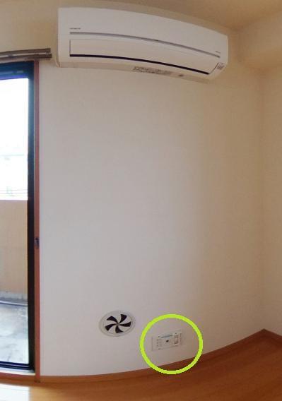 その他設備　エアコンとネット口（インターネット無料）