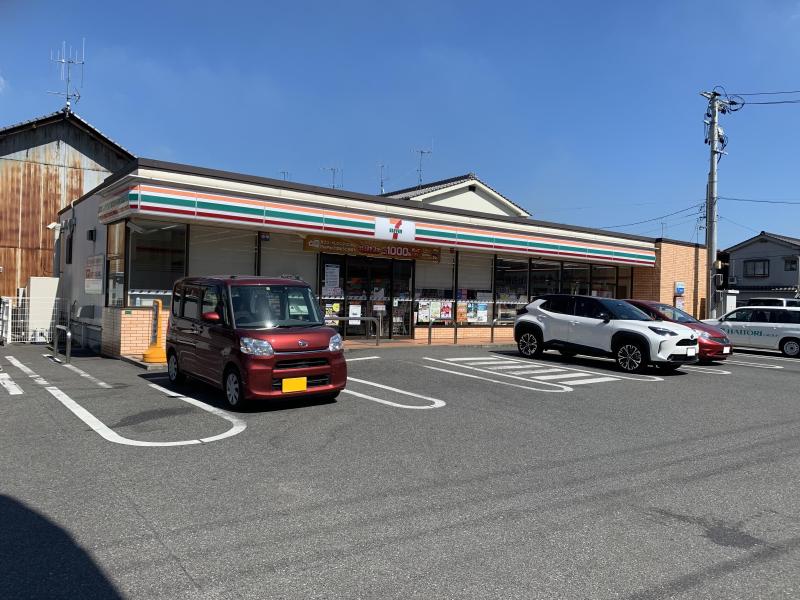 コンビニ　セブンイレブン（コンビニ）まで60m