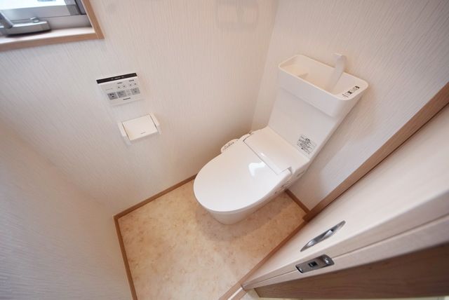 トイレ　お問い合わせはタウンハウジングまで