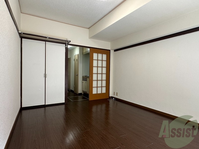 その他部屋・スペース　別角度から洋室を撮影してみました。ちょうどいい広さ。