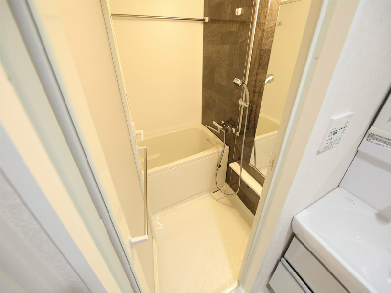 バス・シャワールーム　バスルーム　浴室暖房乾燥機付