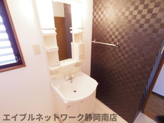 洗面設備　イメージ　シャワー付き洗面台