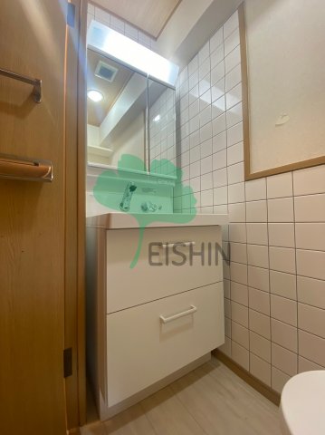 洗面設備　シンプルで使いやすい洗面台です！