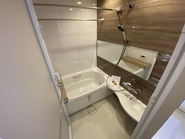 バス・シャワールーム　浴室乾燥・追い炊き機能付きのバスルーム♪