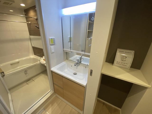 洗面設備　洗髪洗面化粧台付き♪