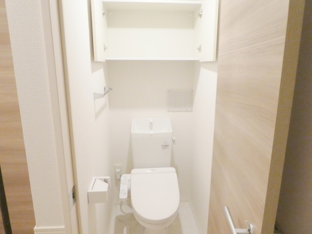 トイレ　同タイプのお部屋になります。