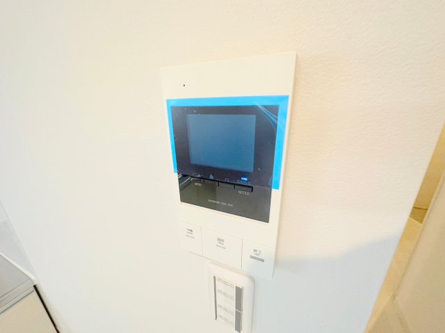 セキュリティ　TVモニターホンで来客が誰か確認してから開けて下さいね