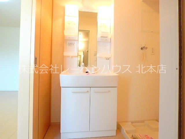 洗面設備　同間取り角部屋の参考写真です